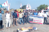 DYFI takes out mock funeral procession to protest NHAI apathy